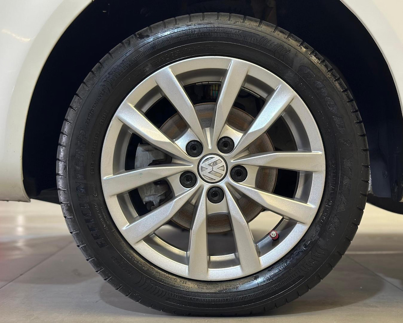 Foto do veículo VOLKSWAGEN FOX  ROCK IN RIO 2014 92.265 KM 46.900,00