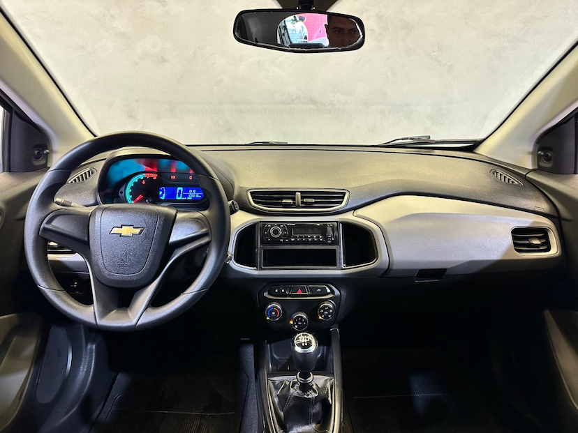 Foto do veículo CHEVROLET ONIX  1.0MT LT 2016 106.000 KM 44.900,00