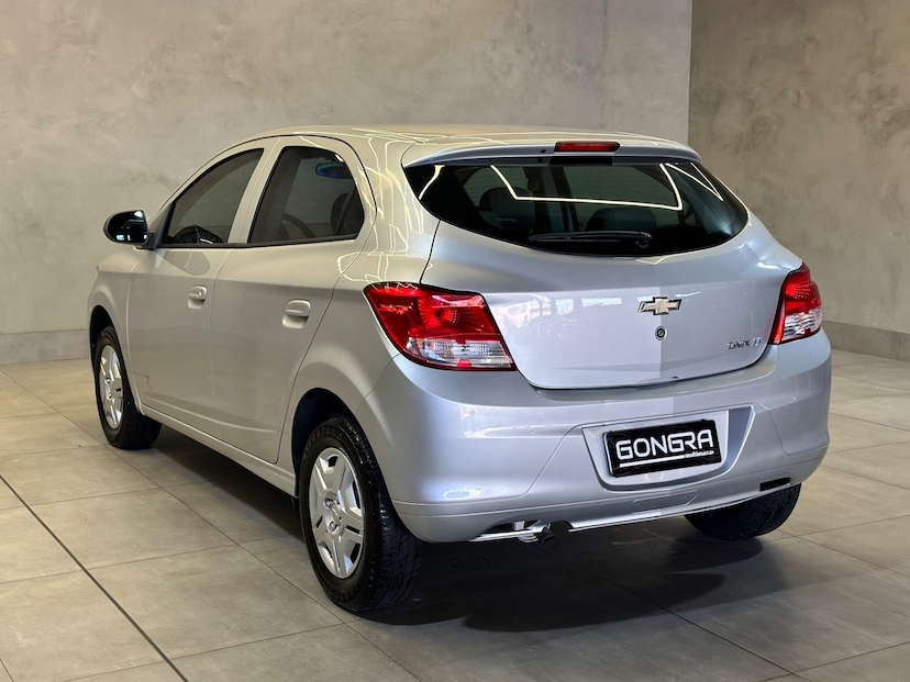 Foto do veículo CHEVROLET ONIX  1.0MT LT 2016 106.000 KM 44.900,00