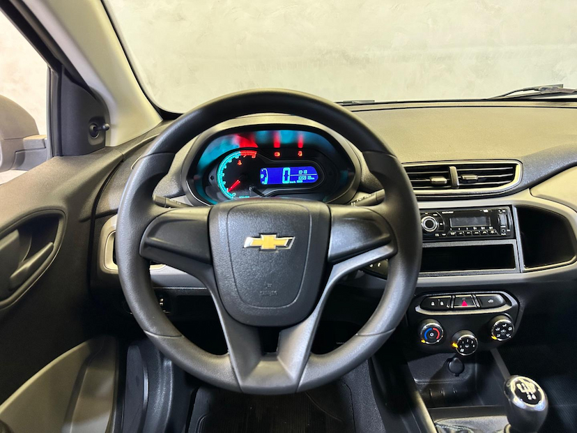 Foto do veículo CHEVROLET ONIX  1.0MT LT 2016 106.000 KM 44.900,00