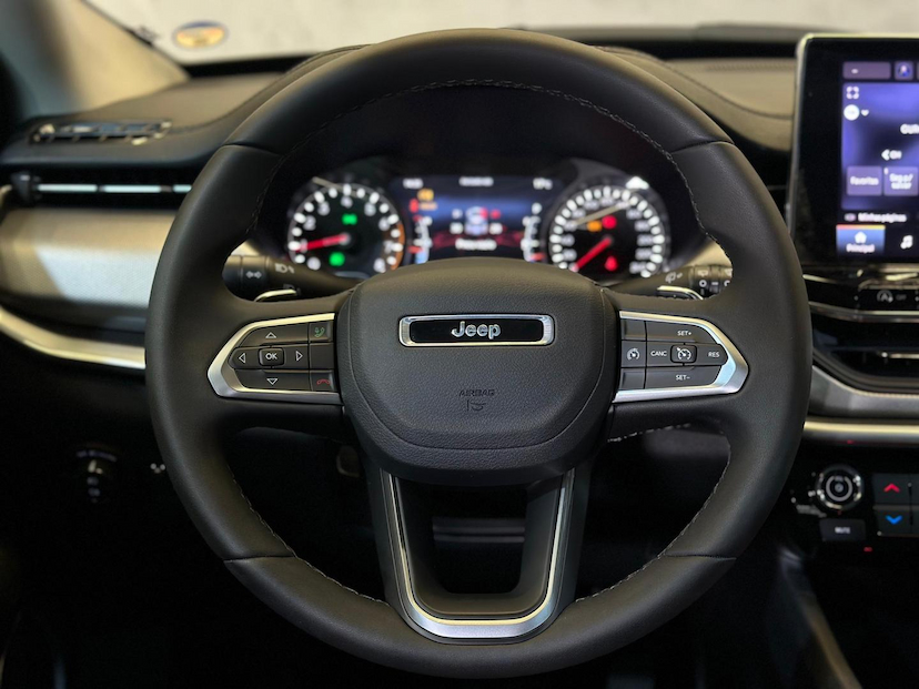 Foto do veículo JEEP COMPASS  LONG. T270 1.3 TB 4X2 FLEX AUT. 2022 200 KM 138.900,00