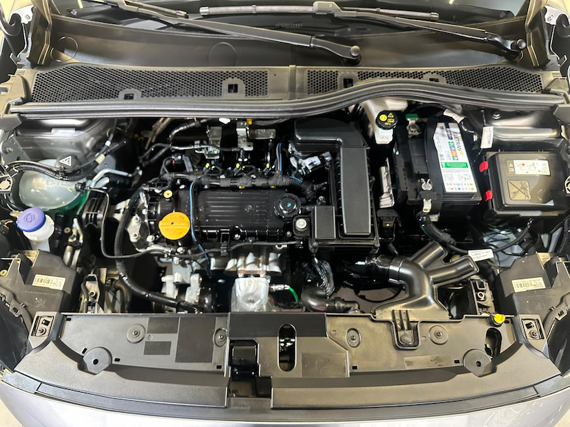 Foto do veículo PEUGEOT 208  STYLE MT 2023 5.070 KM 78.900,00