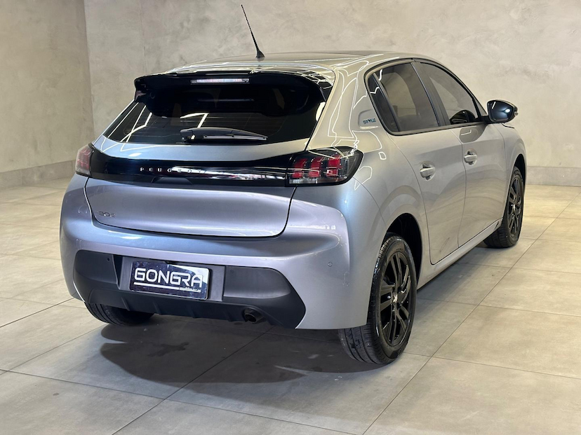Foto do veículo PEUGEOT 208  STYLE MT 2023 5.070 KM 78.900,00