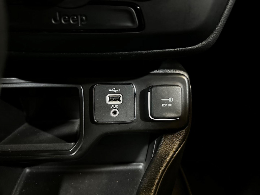 Foto do veículo JEEP RENEGADE  1.8 16V FLEX SPORT 4P AUTOMÁTICO 2021 47.332 KM 83.900,00