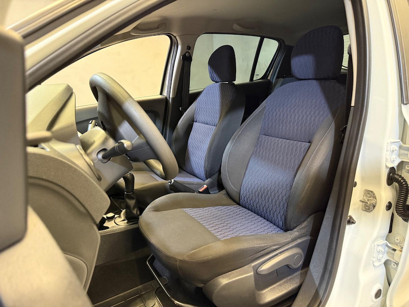 Foto do veículo RENAULT SANDERO  EXPR 16 2016 86.100 KM 43.900,00