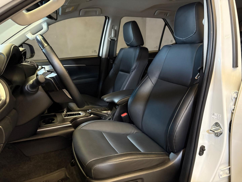 Foto do veículo TOYOTA HILUX  SW4 SRX 4X4 2.8 TDI 16V DIES. AUT. 2024 48.331 KM 339.900,00