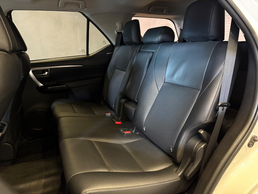 Foto do veículo TOYOTA HILUX  SW4 SRX 4X4 2.8 TDI 16V DIES. AUT. 2024 48.331 KM 339.900,00