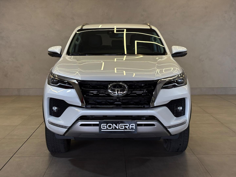 Foto do veículo TOYOTA HILUX  SW4 SRX 4X4 2.8 TDI 16V DIES. AUT. 2024 48.331 KM 339.900,00