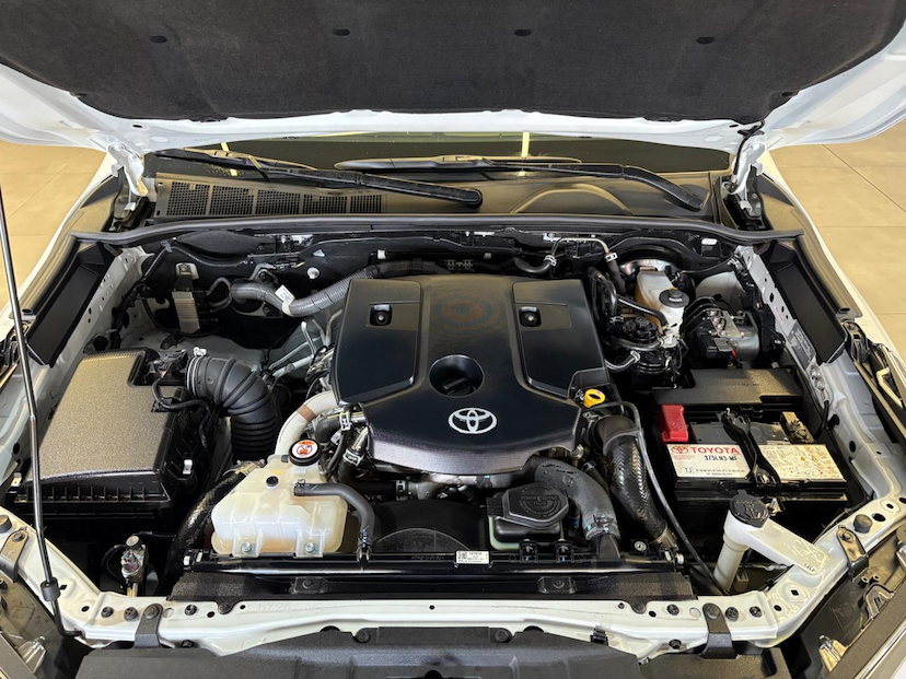 Foto do veículo TOYOTA HILUX  SW4 SRX 4X4 2.8 TDI 16V DIES. AUT. 2024 48.331 KM 339.900,00
