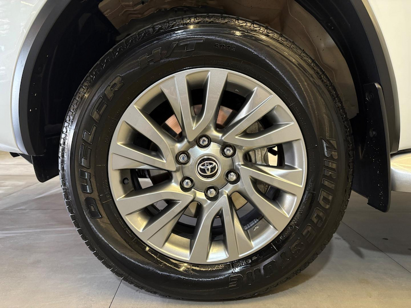 Foto do veículo TOYOTA HILUX  SW4 SRX 4X4 2.8 TDI 16V DIES. AUT. 2024 48.331 KM 339.900,00