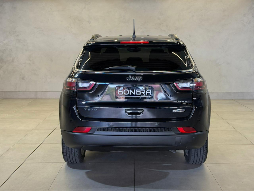 Foto do veículo JEEP COMPASS  LONG TF 2024 46.827 KM 144.900,00
