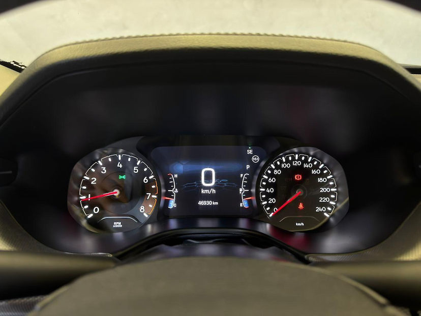Foto do veículo JEEP COMPASS  LONG TF 2024 46.827 KM 144.900,00