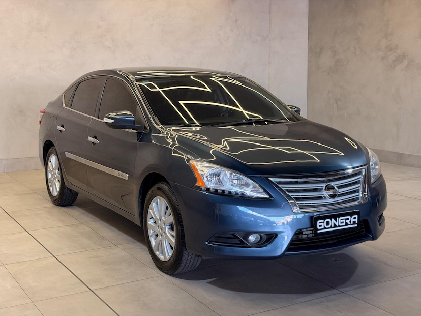 Foto do veículo NISSAN SENTRA  20SL CVT 2015 104.950 KM 59.900,00