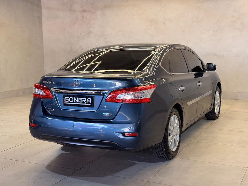 Foto do veículo NISSAN SENTRA  20SL CVT 2015 104.950 KM 59.900,00