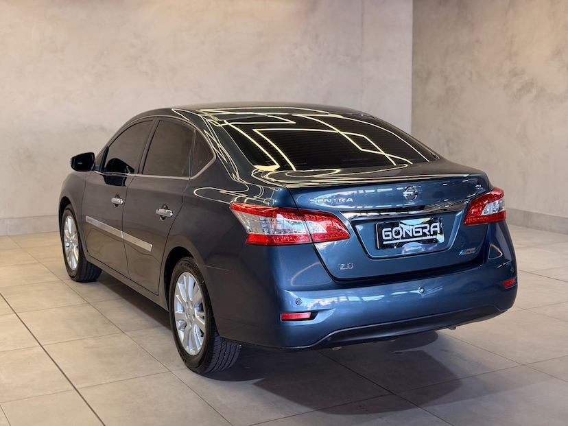 Foto do veículo NISSAN SENTRA  20SL CVT 2015 104.950 KM 59.900,00
