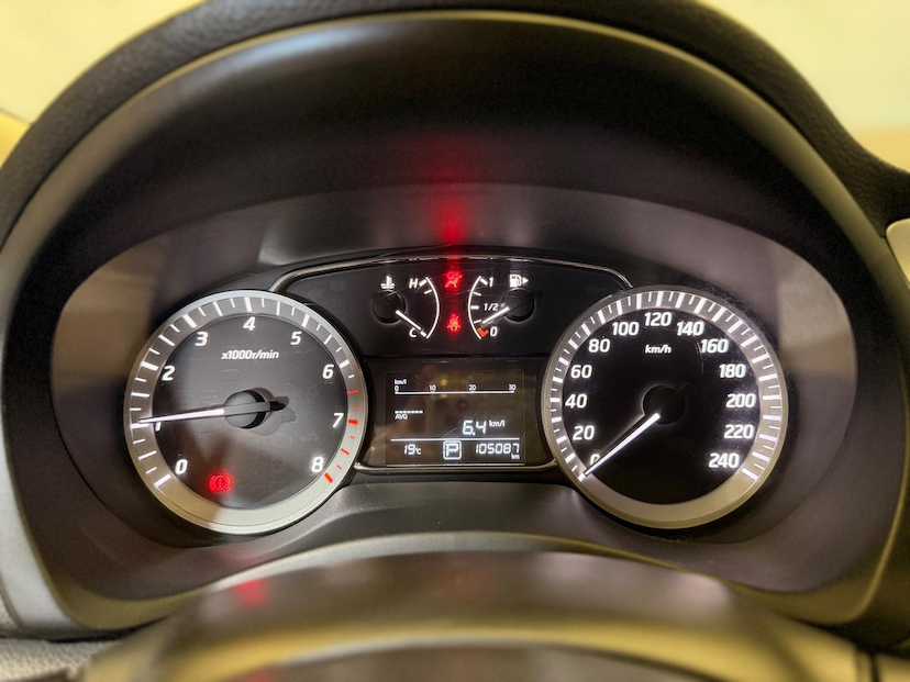Foto do veículo NISSAN SENTRA  20SL CVT 2015 104.950 KM 59.900,00