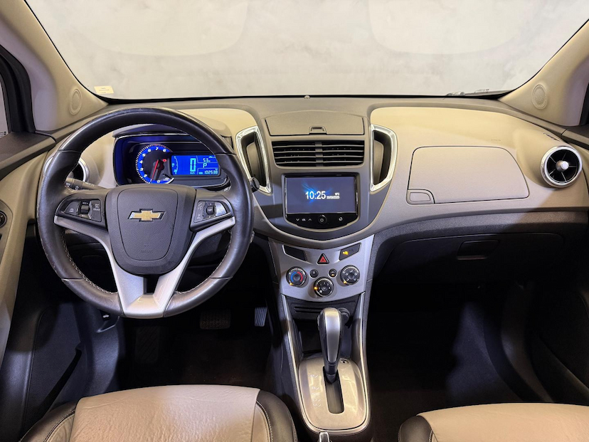 Foto do veículo CHEVROLET TRACKER  LTZ 1.8 16V FLEX 4X2 AUT. 2015 103.101 KM 70.900,00