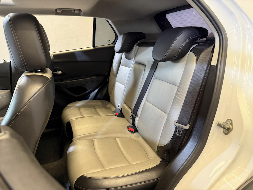 Foto do veículo CHEVROLET TRACKER  LTZ 1.8 16V FLEX 4X2 AUT. 2015 103.101 KM 70.900,00