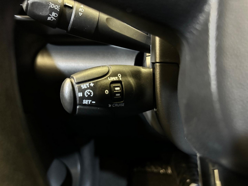 Foto do veículo CITROËN C4 CACTUS C4CACTUS FEEL AT 2022 57.800 KM 78.900,00