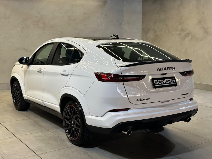 Foto do veículo FIAT FASTBACK  ABARTH 270 2024 19.402 KM 135.900,00