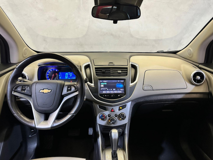 Foto do veículo CHEVROLET TRACKER  LTZ 1.8 16V FLEX 4X2 AUT. 2014 116.869 KM 66.900,00