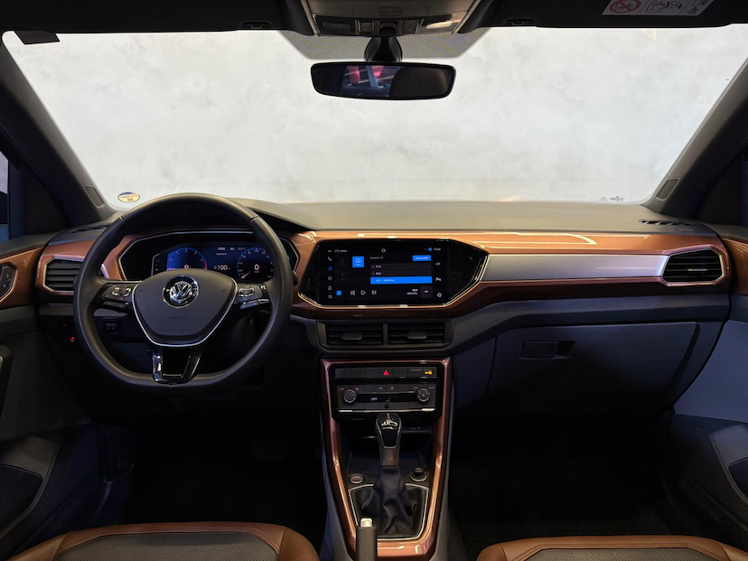 Foto do veículo VOLKSWAGEN T-CROSS T CROSS COMFORTLINE TSI AT 2021 57.945 KM 106.900,00