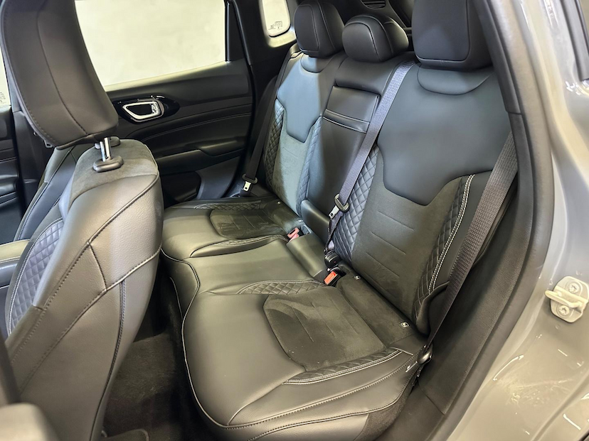 Foto do veículo JEEP COMPASS  BLACKHAWK 2025 27.880 KM 209.900,00