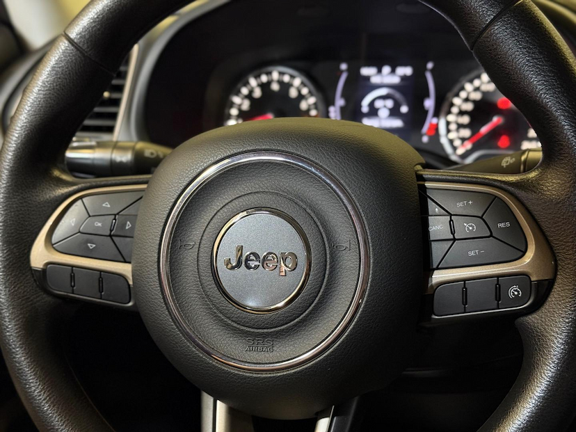 Foto do veículo JEEP RENEGADE  1.8 AT 2018 83.400 KM 69.900,00