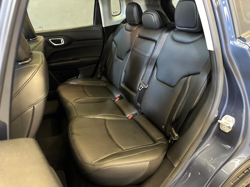 Foto do veículo JEEP COMPASS  S 4XE 2023 19.059 KM 178.900,00