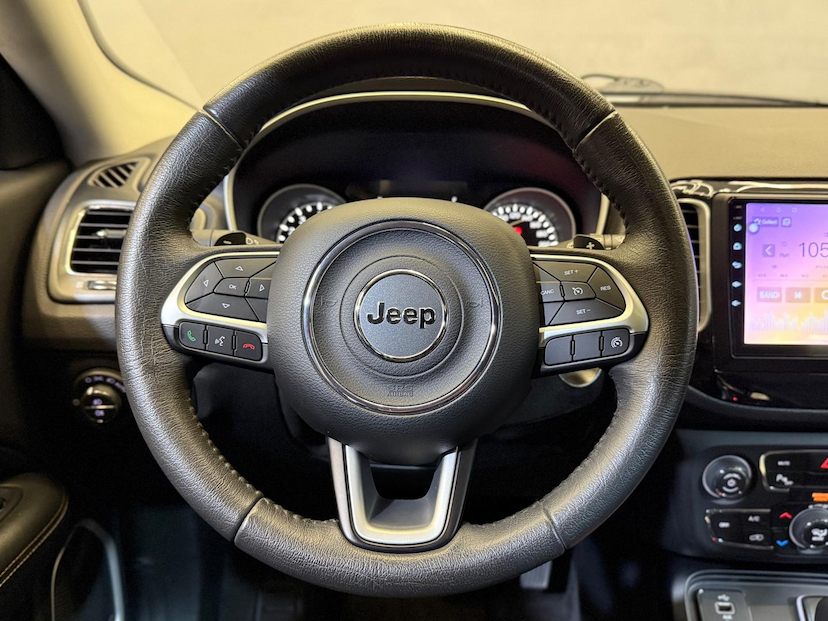 Foto do veículo JEEP COMPASS  LONGITUDE F 2017 30.663 KM 94.900,00