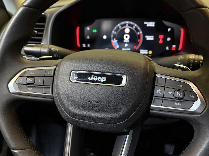 Foto do veículo JEEP RENEGADE  LONGITUDE T270 1.3 TB 4X2 FLEX AUT 2023 50.238 KM 102.900,00
