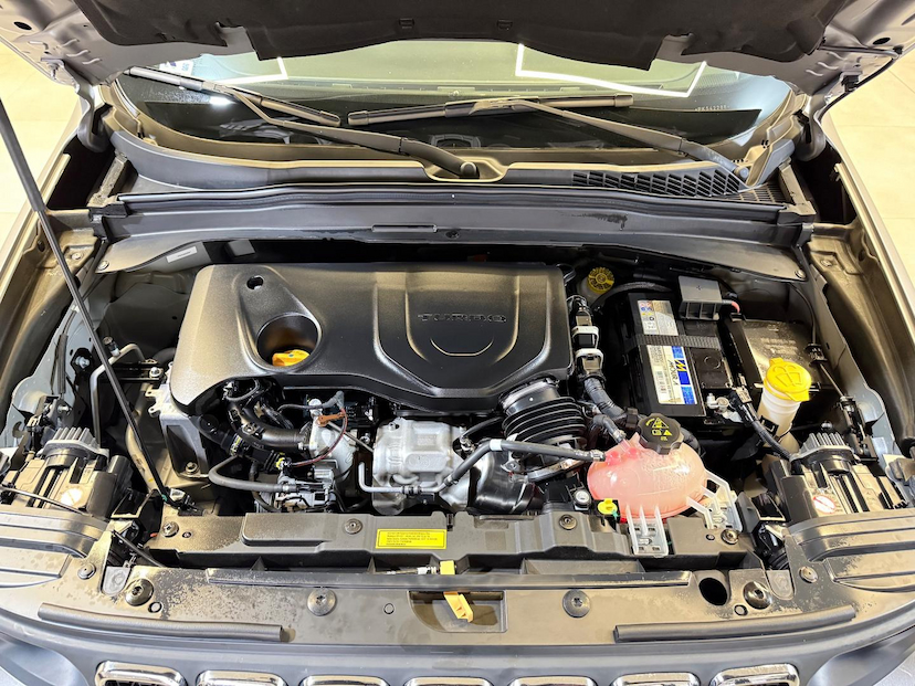 Foto do veículo JEEP RENEGADE  LONGITUDE T270 1.3 TB 4X2 FLEX AUT 2023 50.238 KM 102.900,00