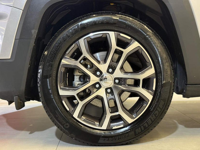 Foto do veículo JEEP RENEGADE  LONGITUDE T270 1.3 TB 4X2 FLEX AUT 2023 50.238 KM 102.900,00