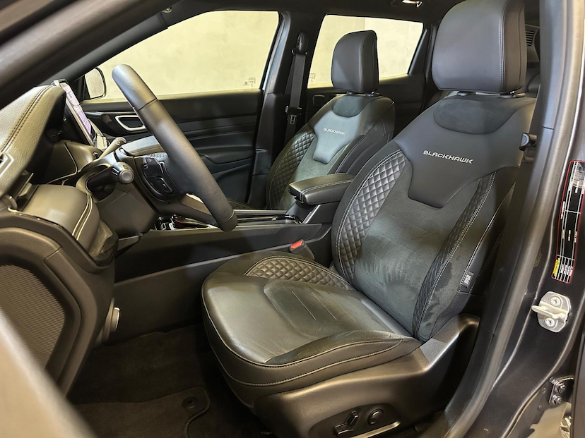 Foto do veículo JEEP COMPASS  BLACKHAWK 2025 11.919 KM 218.900,00