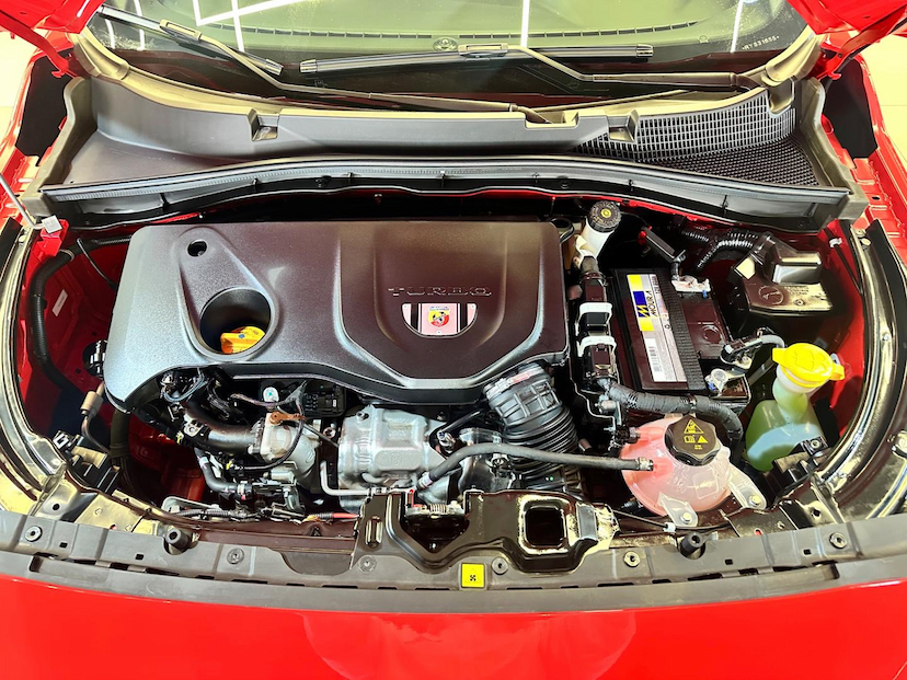 Foto do veículo FIAT PULSE  ABARTH 270 2024 16.606 KM 128.900,00