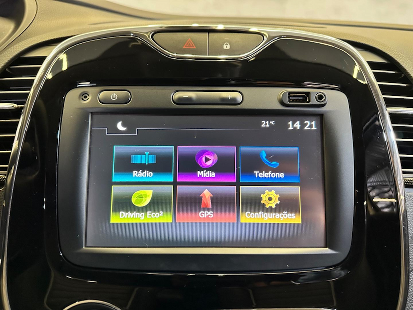 Foto do veículo RENAULT CAPTUR  INTEN 16A 2018 53.349 KM 74.900,00
