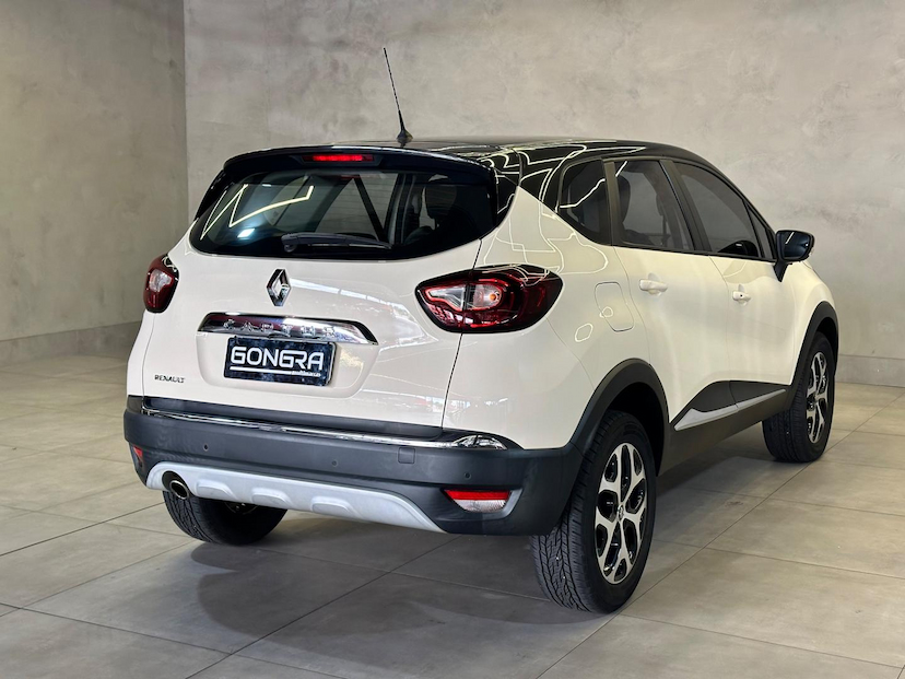 Foto do veículo RENAULT CAPTUR  INTEN 16A 2018 53.349 KM 74.900,00