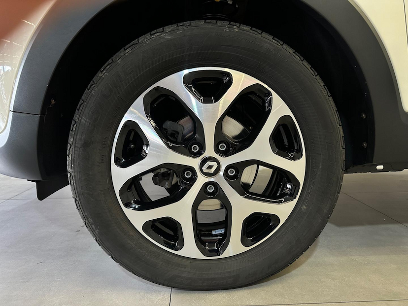 Foto do veículo RENAULT CAPTUR  INTEN 16A 2018 53.349 KM 74.900,00