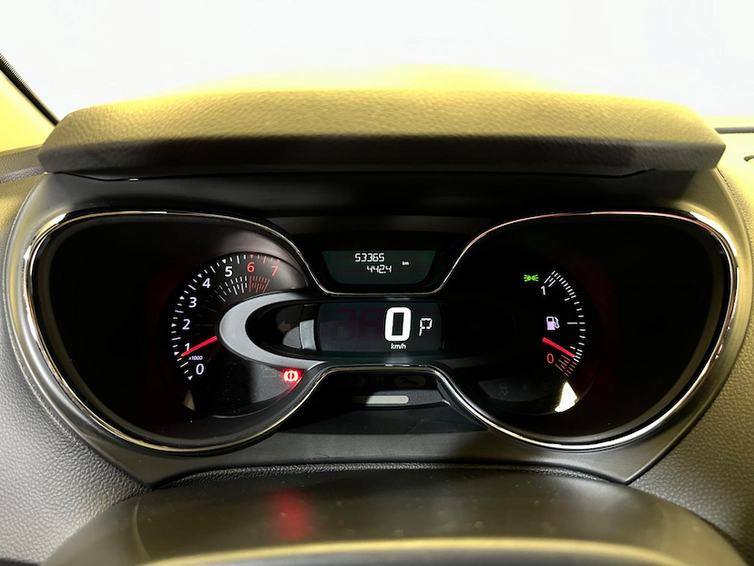Foto do veículo RENAULT CAPTUR  INTEN 16A 2018 53.349 KM 74.900,00