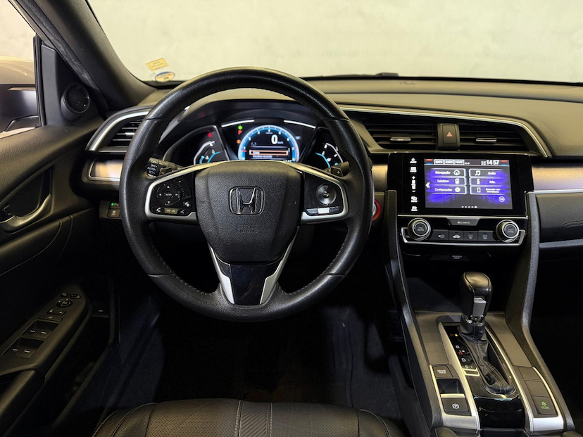 Foto do veículo HONDA CIVIC  TOURING CVT 2019 63.800 KM 139.900,00