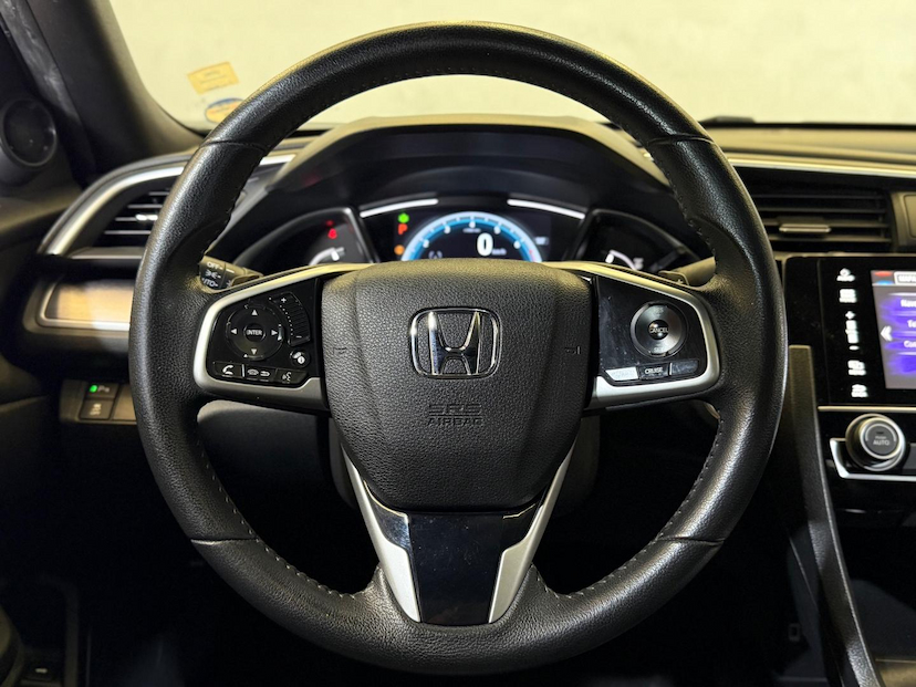 Foto do veículo HONDA CIVIC  TOURING CVT 2019 63.800 KM 139.900,00