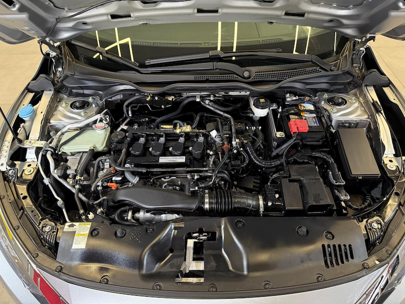Foto do veículo HONDA CIVIC  TOURING CVT 2019 63.800 KM 139.900,00