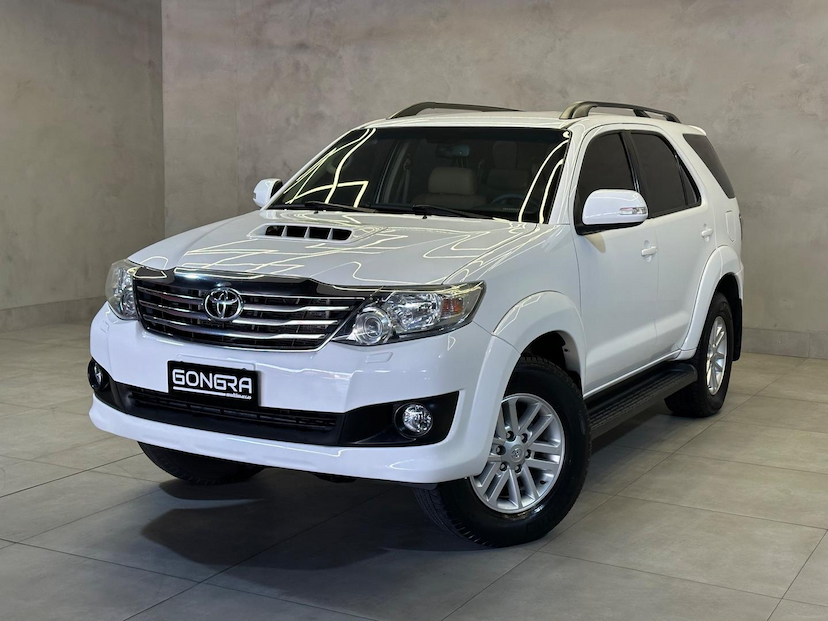 Foto do veículo TOYOTA HILUX SW4 SRV4X4 2015 162.500 KM 158.900,00