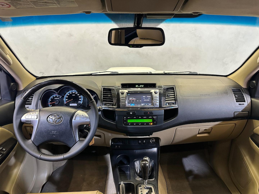 Foto do veículo TOYOTA HILUX SW4 SRV4X4 2015 162.500 KM 158.900,00