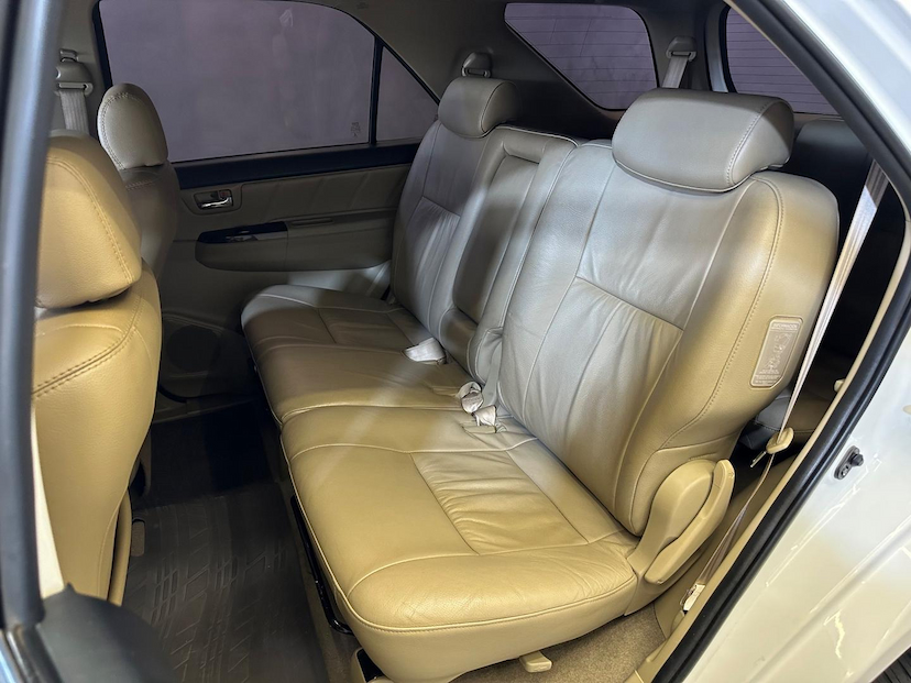 Foto do veículo TOYOTA HILUX SW4 SRV4X4 2015 162.500 KM 158.900,00