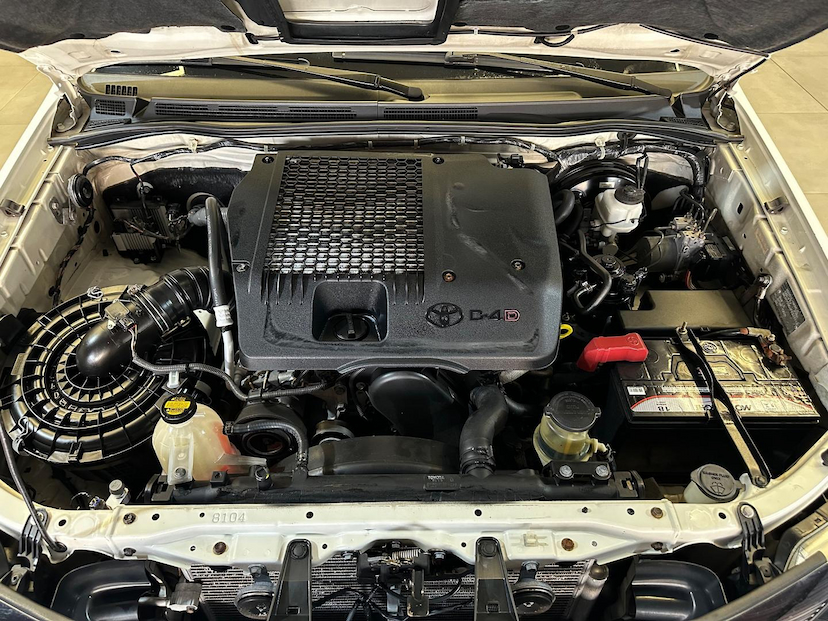 Foto do veículo TOYOTA HILUX SW4 SRV4X4 2015 162.500 KM 158.900,00