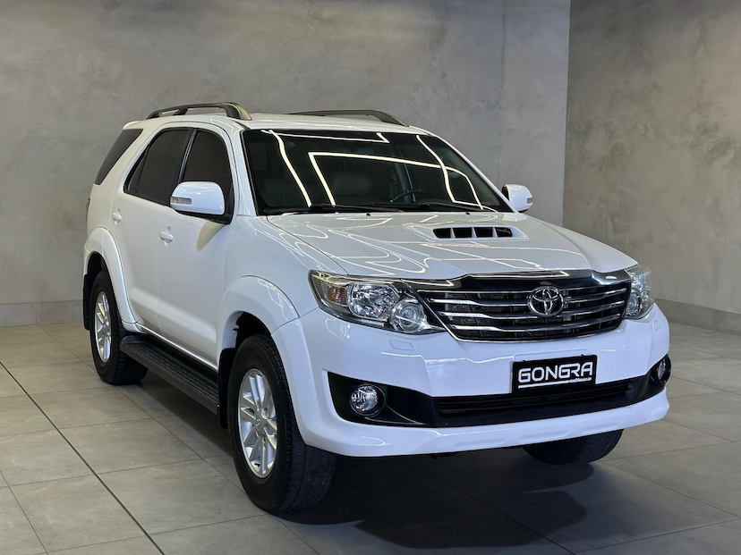 Foto do veículo TOYOTA HILUX SW4 SRV4X4 2015 162.500 KM 158.900,00