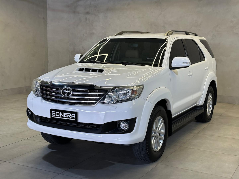 Foto do veículo TOYOTA HILUX SW4 SRV4X4 2015 162.500 KM 158.900,00