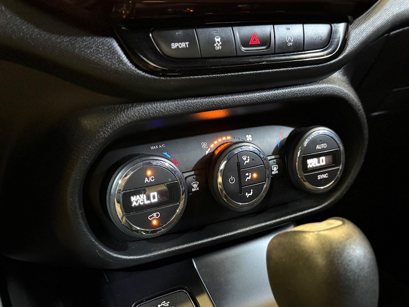Foto do veículo FIAT TORO  1.8 16V EVO FLEX FREEDOM AT6 2019 52.660 KM 93.900,00
