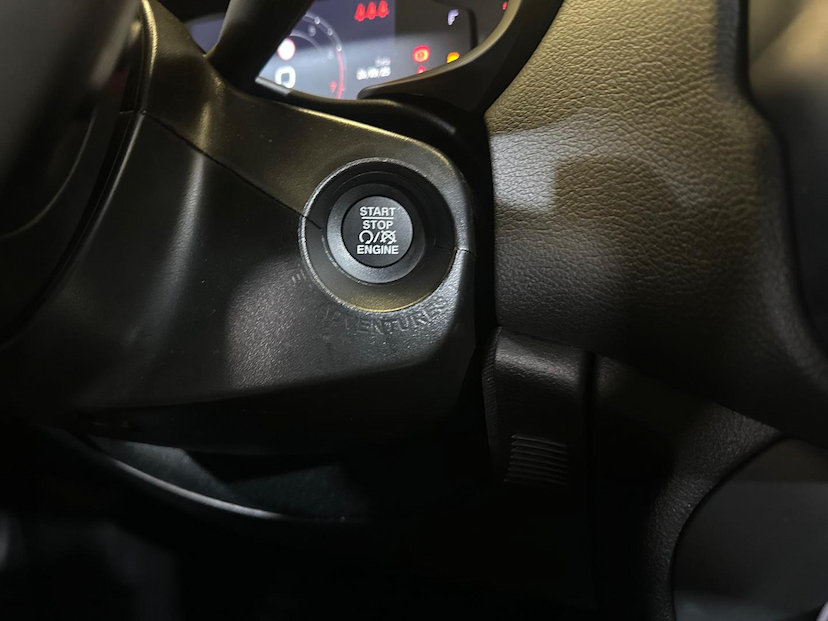 Foto do veículo JEEP RENEGADE  LONGITUDE T270 1.3 TB 4X2 FLEX AUT 2024 15.012 KM 119.900,00